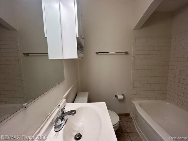 24321 Boston Street, Dearborn, MI 48124