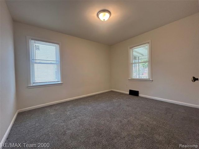 24321 Boston Street, Dearborn, MI 48124