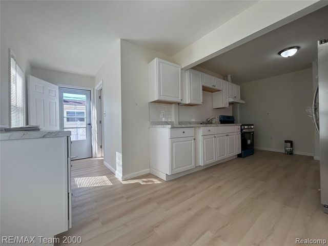 24321 Boston Street, Dearborn, MI 48124