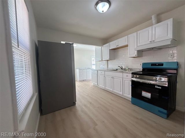 24321 Boston Street, Dearborn, MI 48124