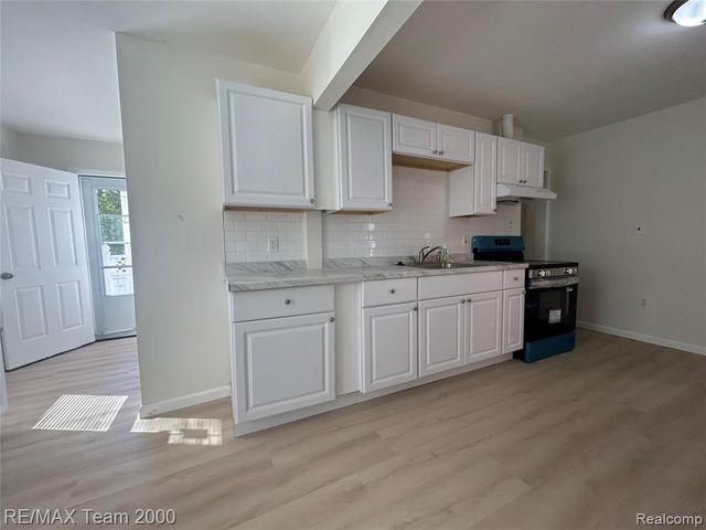 24321 Boston Street, Dearborn, MI 48124