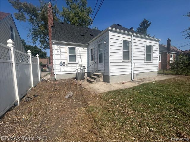 24321 Boston Street, Dearborn, MI 48124