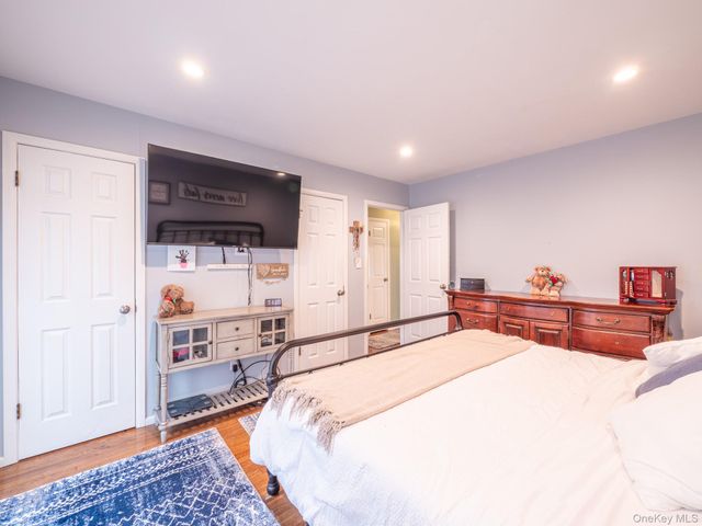 763 Pat Drive, West Islip, NY 11795