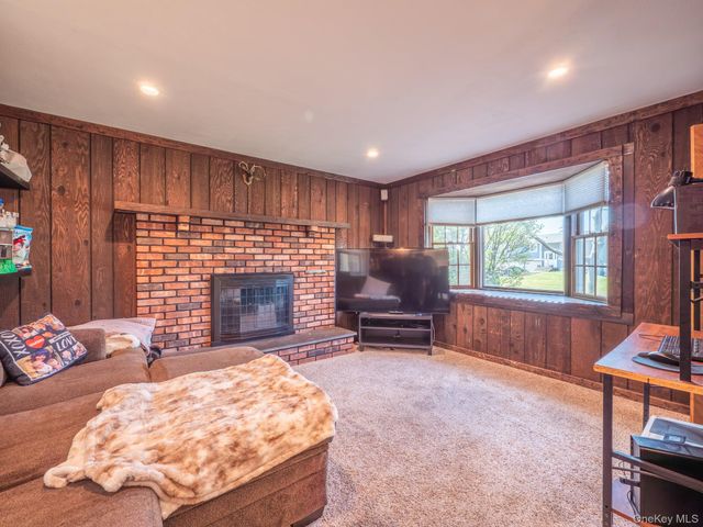 763 Pat Drive, West Islip, NY 11795