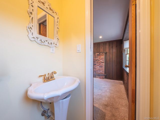 763 Pat Drive, West Islip, NY 11795