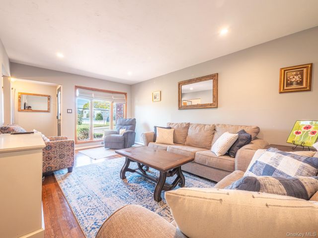 763 Pat Drive, West Islip, NY 11795