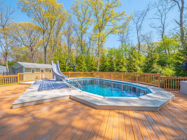 763 Pat Drive, West Islip, NY 11795