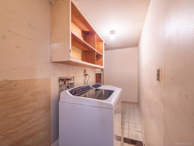 763 Pat Drive, West Islip, NY 11795