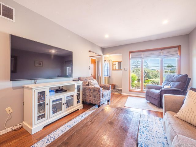 763 Pat Drive, West Islip, NY 11795