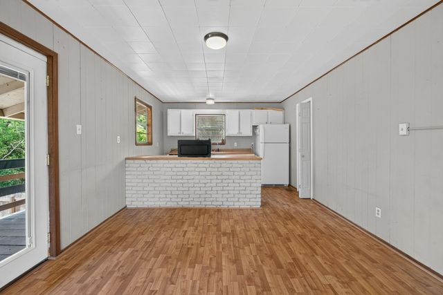 190 White Oak Circle, Point Blank, TX 77364