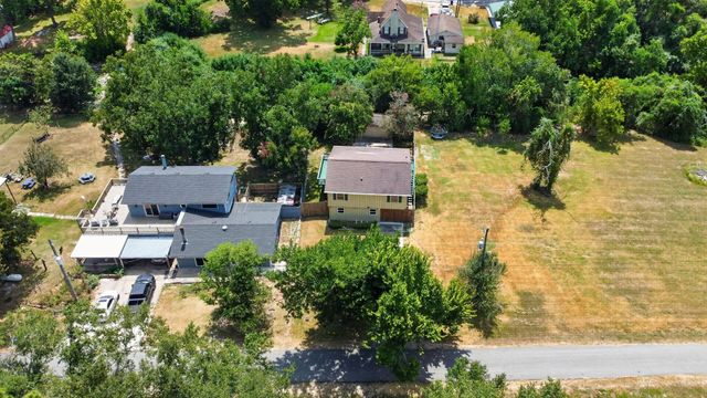 190 White Oak Circle, Point Blank, TX 77364