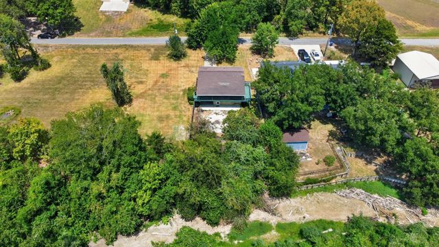 190 White Oak Circle, Point Blank, TX 77364