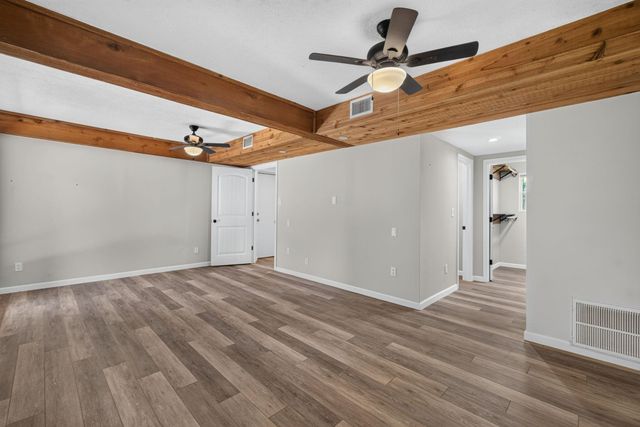 190 White Oak Circle, Point Blank, TX 77364