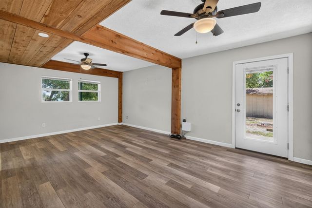 190 White Oak Circle, Point Blank, TX 77364