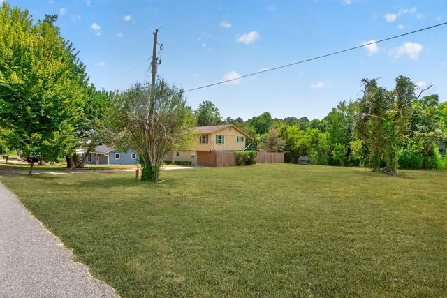 190 White Oak Circle, Point Blank, TX 77364
