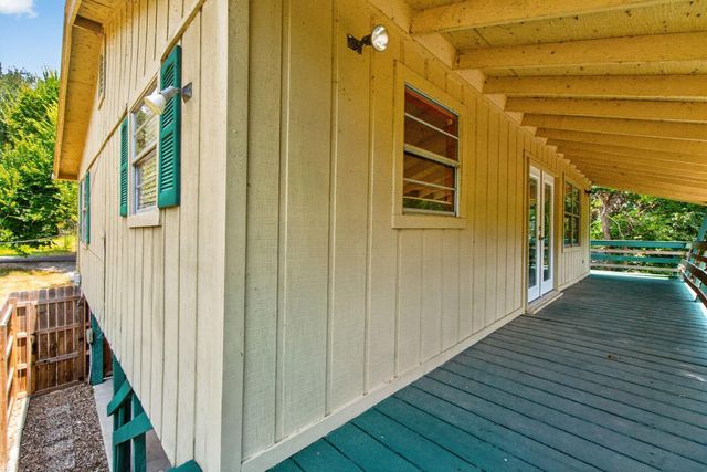 190 White Oak Circle, Point Blank, TX 77364