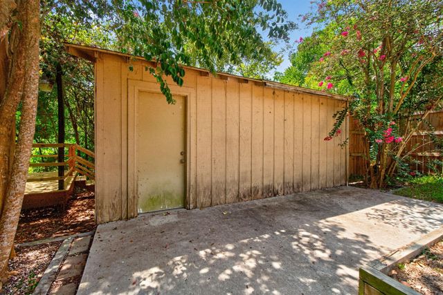 190 White Oak Circle, Point Blank, TX 77364