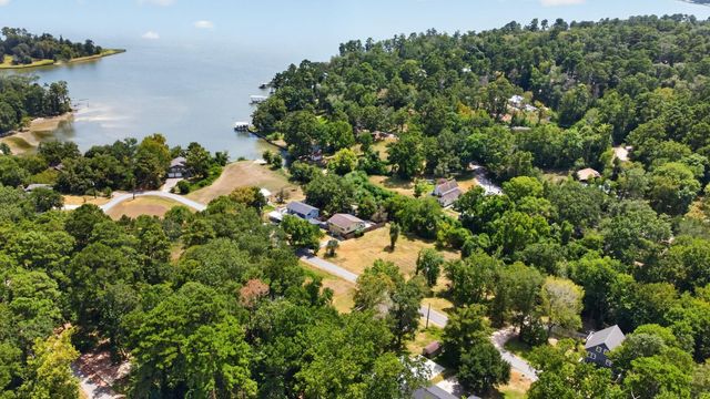 190 White Oak Circle, Point Blank, TX 77364