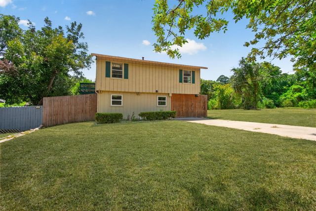 190 White Oak Circle, Point Blank, TX 77364