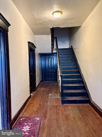 28 S CHURCH ST, Waynesboro, PA 17268