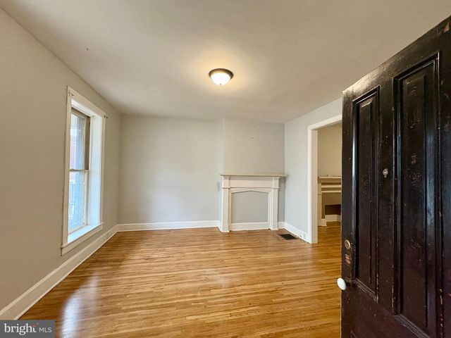 28 S CHURCH ST, Waynesboro, PA 17268