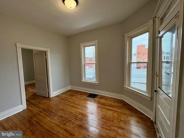 28 S CHURCH ST, Waynesboro, PA 17268