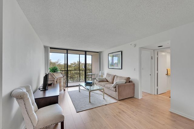 7835 Lakeside Boulevard 953, Boca Raton, FL 33434