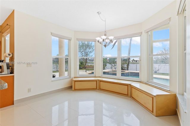 10091 NW 7th St, Plantation, FL 33324