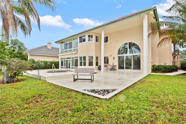 10091 NW 7th St, Plantation, FL 33324