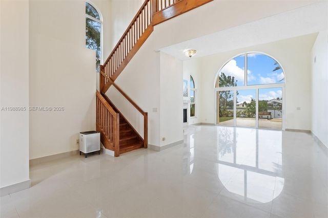 10091 NW 7th St, Plantation, FL 33324