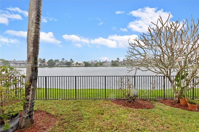 10091 NW 7th St, Plantation, FL 33324