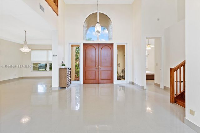 10091 NW 7th St, Plantation, FL 33324