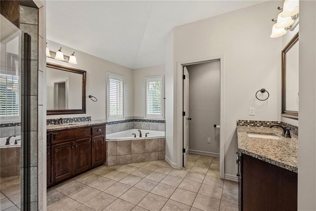11609 W 154TH Street, Overland Park, KS 66221
