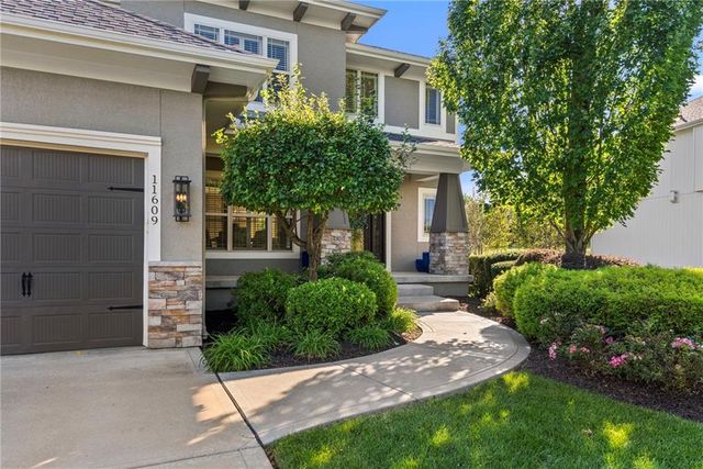11609 W 154TH Street, Overland Park, KS 66221