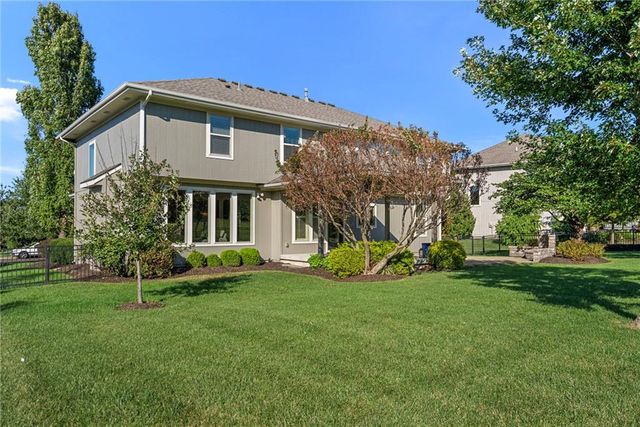 11609 W 154TH Street, Overland Park, KS 66221