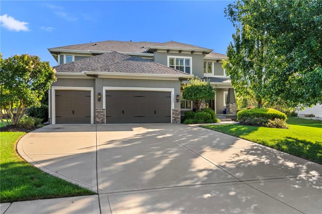 11609 W 154TH Street, Overland Park, KS 66221