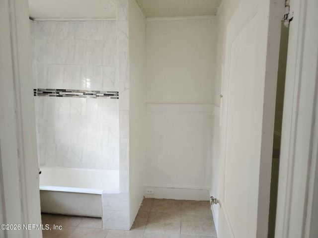 2577 HALDUMAR Terrace, Jacksonville, FL 32204