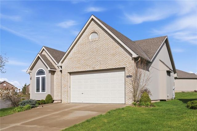 11236 N Randolph Avenue, Kansas City, MO 64157