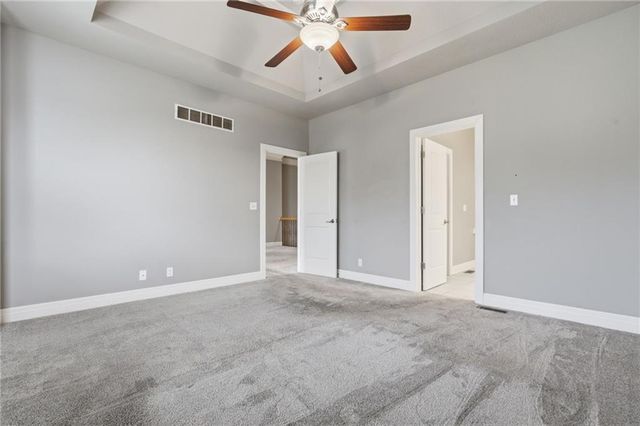 11236 N Randolph Avenue, Kansas City, MO 64157