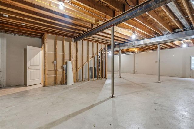 11236 N Randolph Avenue, Kansas City, MO 64157