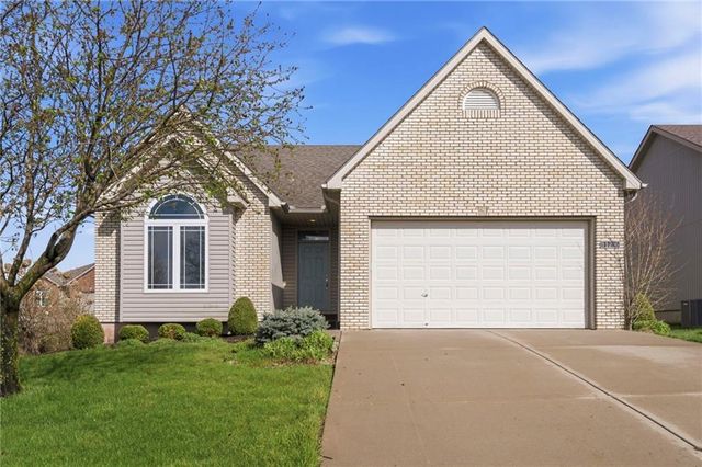 11236 N Randolph Avenue, Kansas City, MO 64157