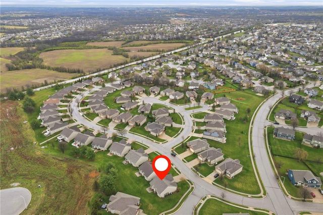 11236 N Randolph Avenue, Kansas City, MO 64157