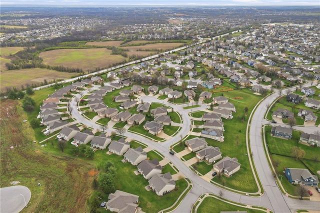 11236 N Randolph Avenue, Kansas City, MO 64157