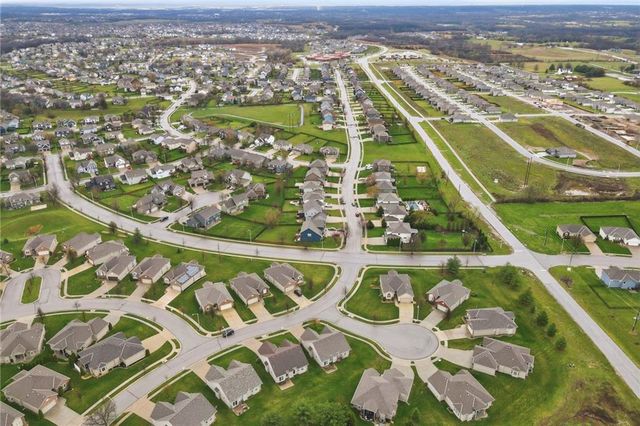 11236 N Randolph Avenue, Kansas City, MO 64157