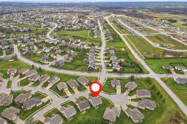 11236 N Randolph Avenue, Kansas City, MO 64157