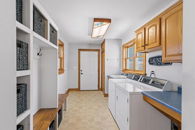 1079 Koshkonong Road, Cambridge, WI 53523