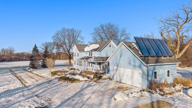 1079 Koshkonong Road, Cambridge, WI 53523