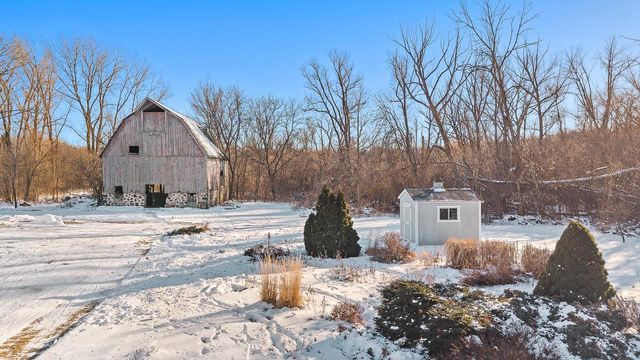 1079 Koshkonong Road, Cambridge, WI 53523