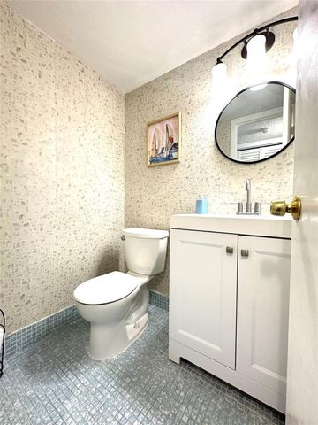 131 Oakridge J 131, Deerfield Beach, FL 33442