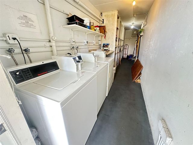 131 Oakridge J 131, Deerfield Beach, FL 33442